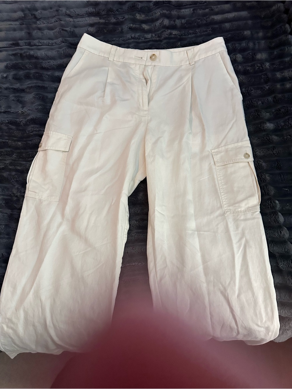 LOFT Women’s Relaxed wide leg Cream Cargo Pants